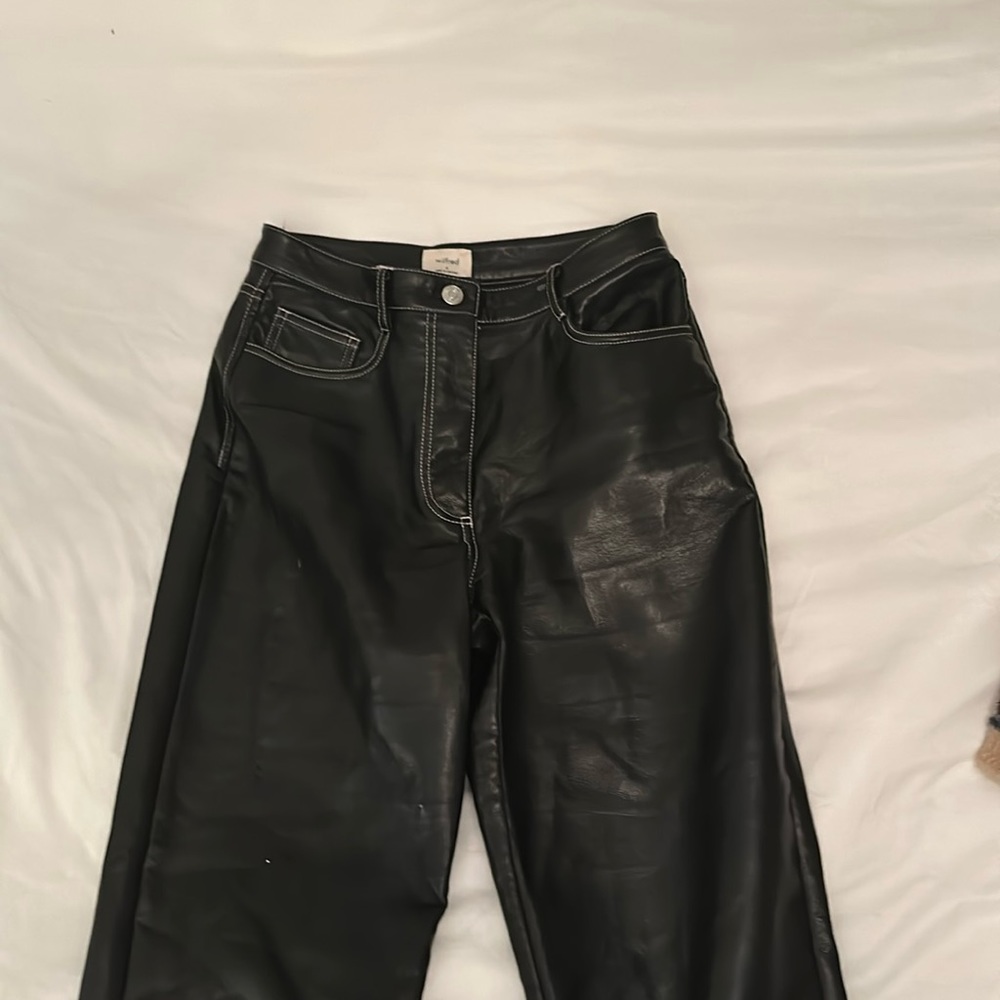 Black Aritzia Melina Pant with White Stitching